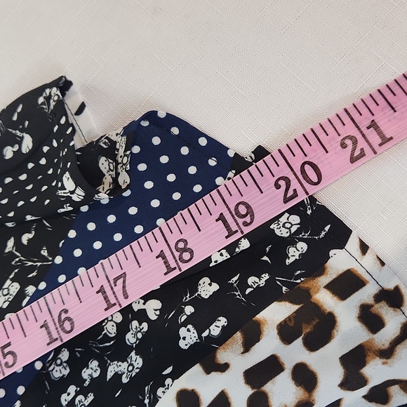 Cabi Samantha crossover camisole. Size 8 - Picture 10 of 11